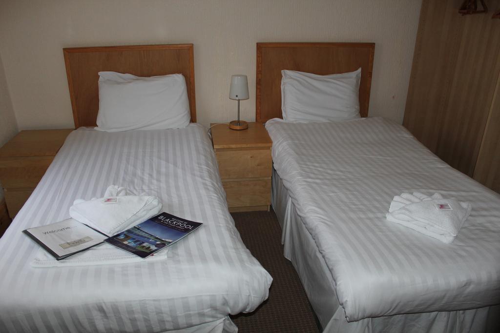 New Hacketts Hotel Blackpool Room photo