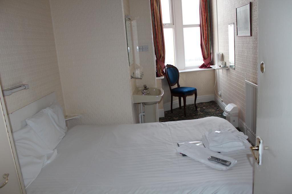 New Hacketts Hotel Blackpool Room photo